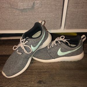 Women Nike Roshe- Size 8